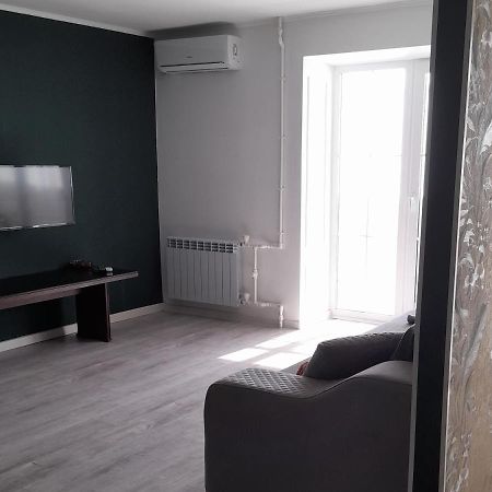 Изумруд Apartment Uralsk Luaran gambar